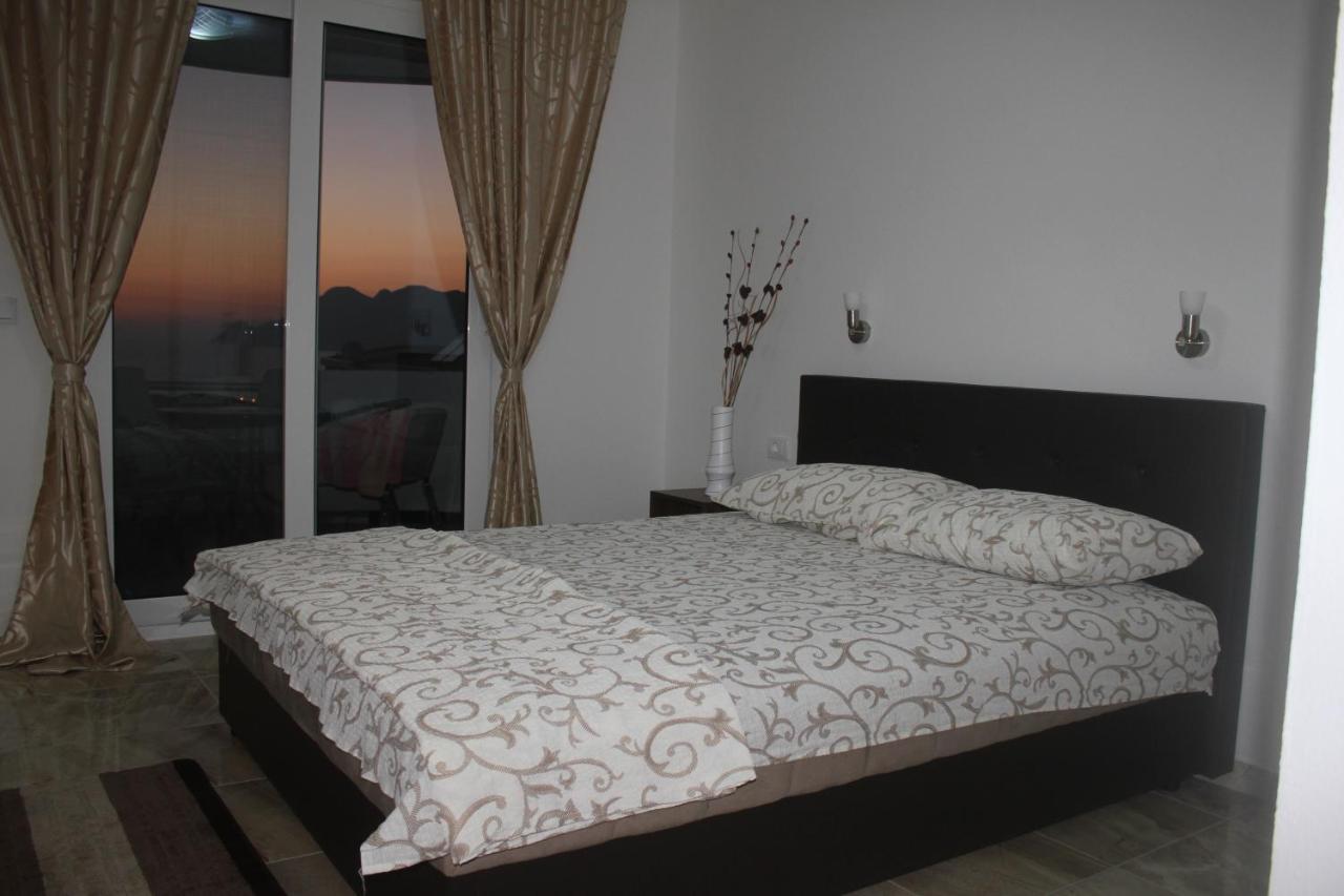 Monolocale con Balcone e Vista Mare (3 Adulti)