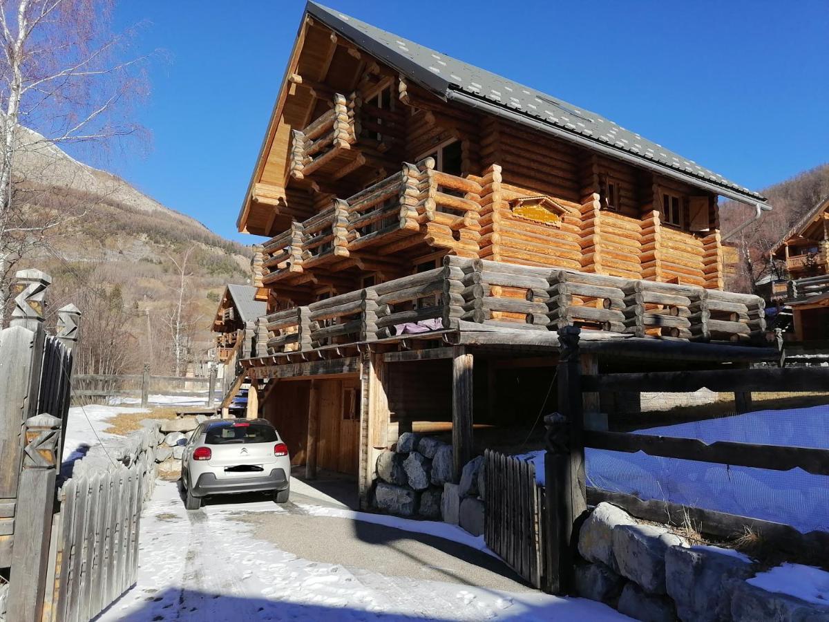 B&B Allos - Chalet Les Pins Blancs - Bed and Breakfast Allos