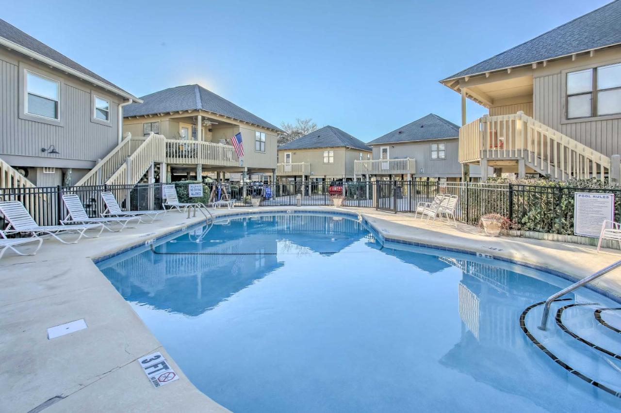 Walk to Beach Dog-Friendly Myrtle Beach Cottage! - B&B Myrtle Beach