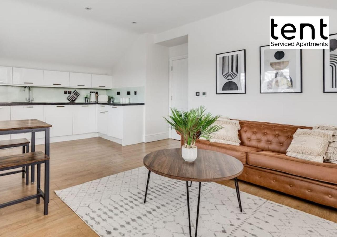 Stylish 1 Bed Apt , central , pkg, perfect for long stays - Chambres d’hôtes