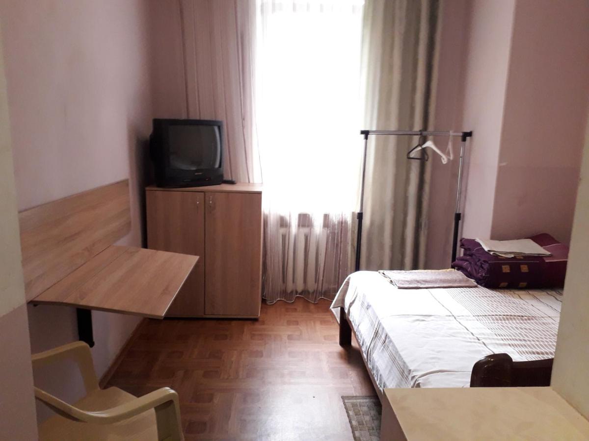 М.Арнаутская 33 - B&B