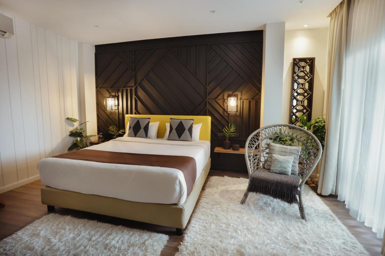 B&B Davao City - The Bourke Hotel - Bed and Breakfast Davao City