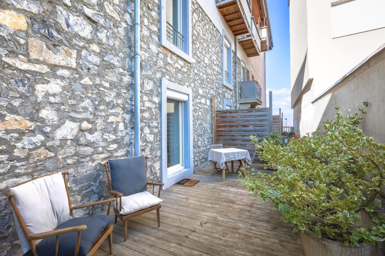 Superbe F1 avec terrasse et parking privé - B&B Évian-les-Bains