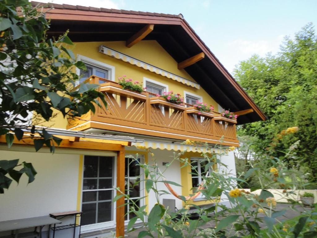 B&B Piding - Haus Fiedler - Bed and Breakfast Piding