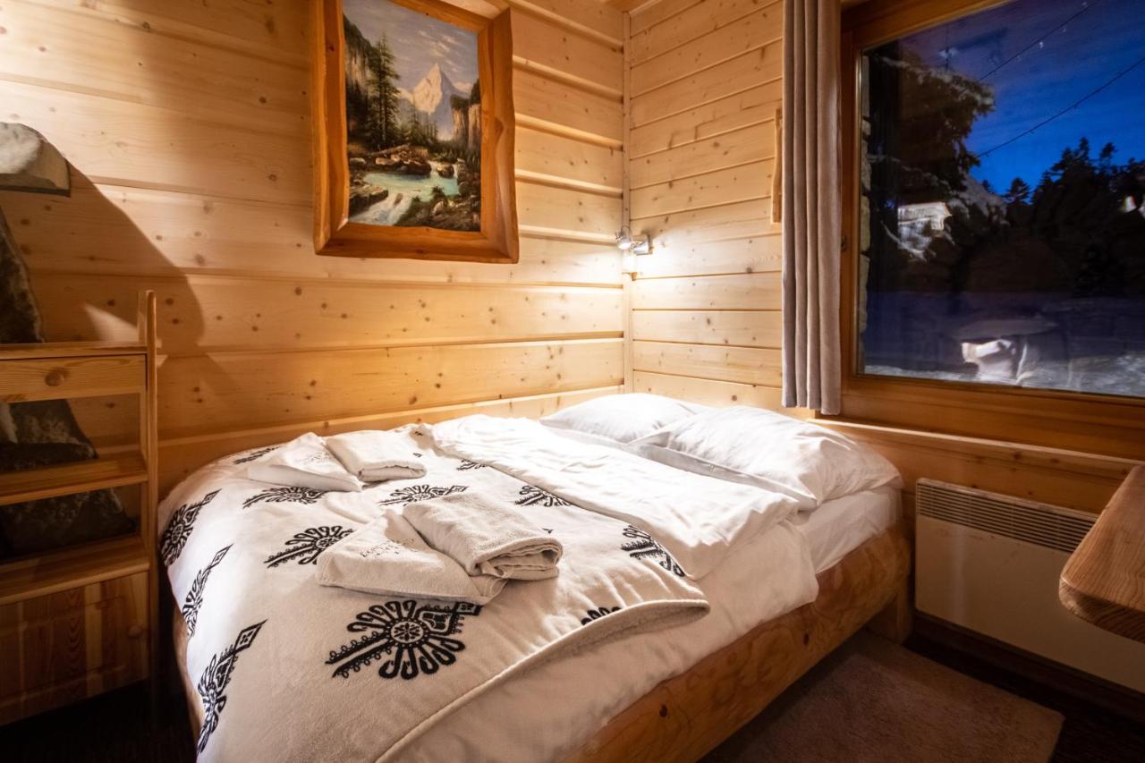Deluxe Suite with Spa Bath