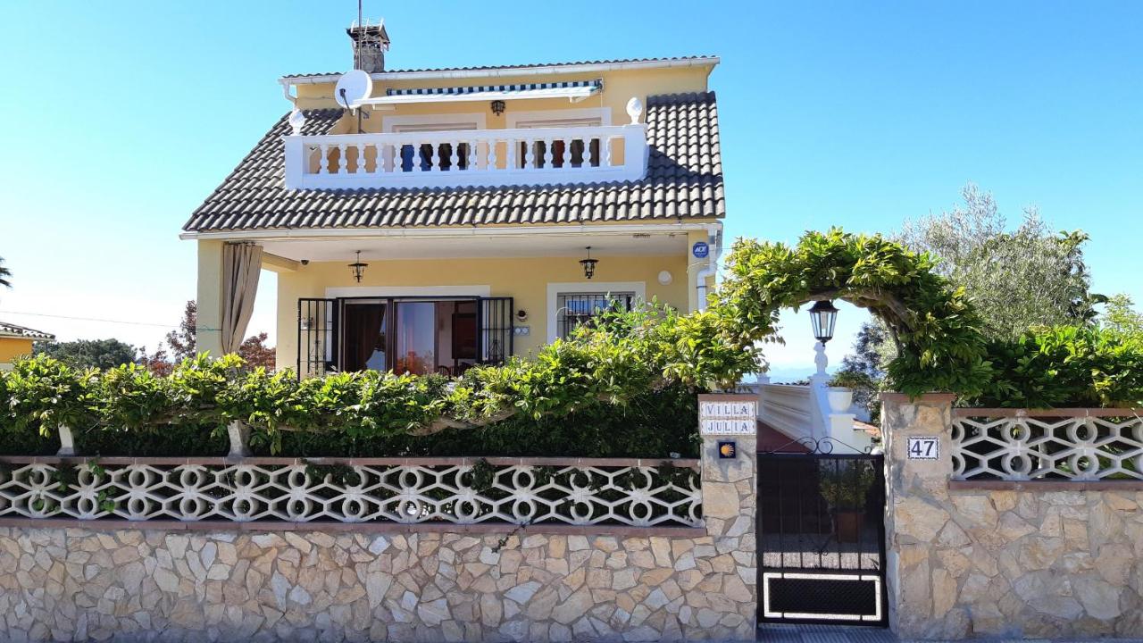 Julia - B&B
