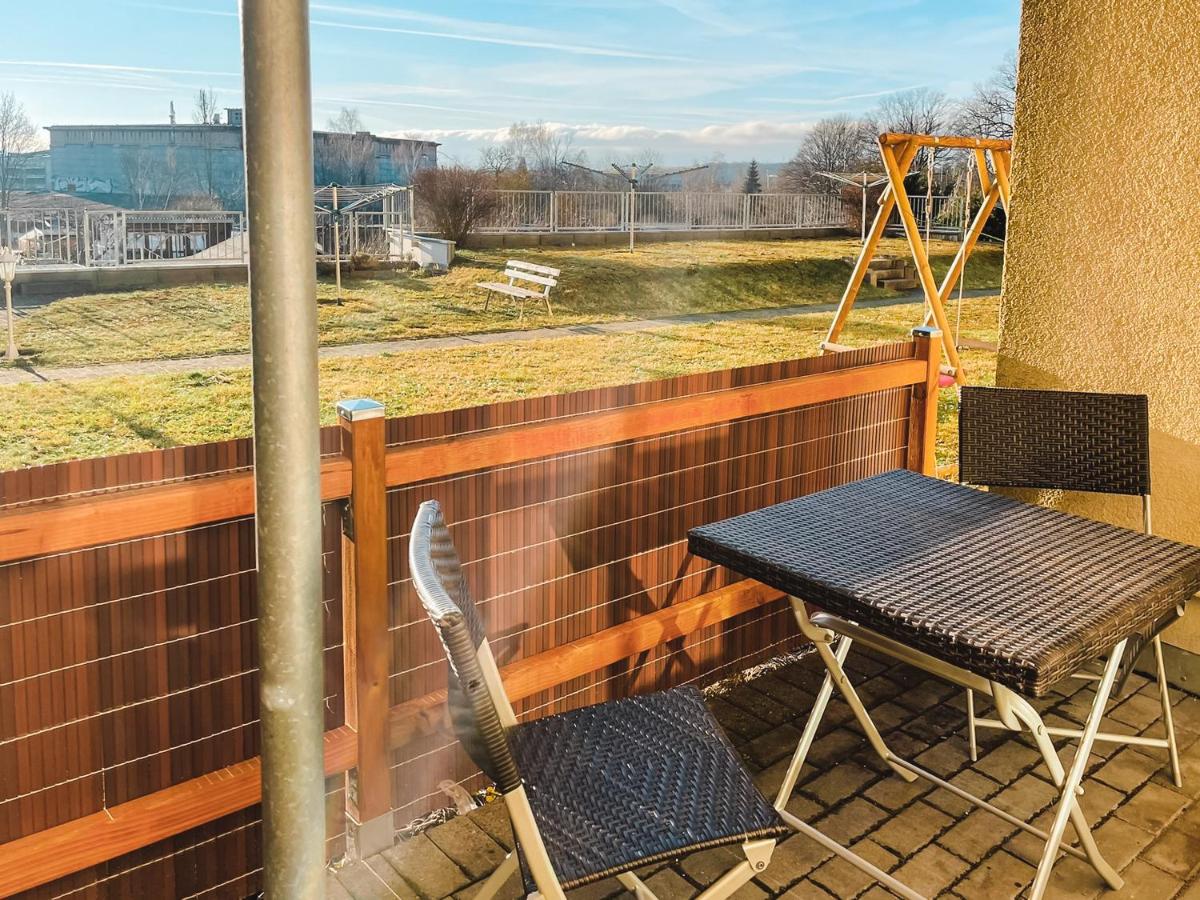 Schöne Wohnung, eigene Terrasse, privater Parkplatz, Wi-Fi, Waschmaschine, 3P - Chambres d’hôtes
