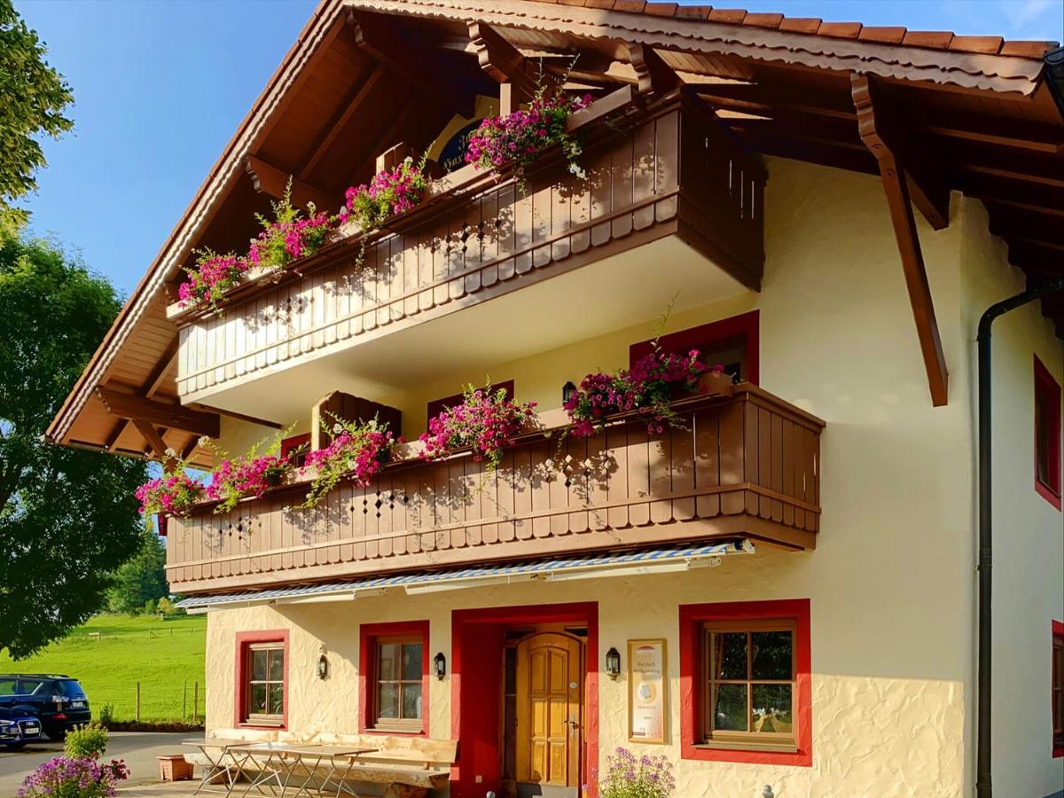 Pension Carina - Bed and Breakfast Füssen