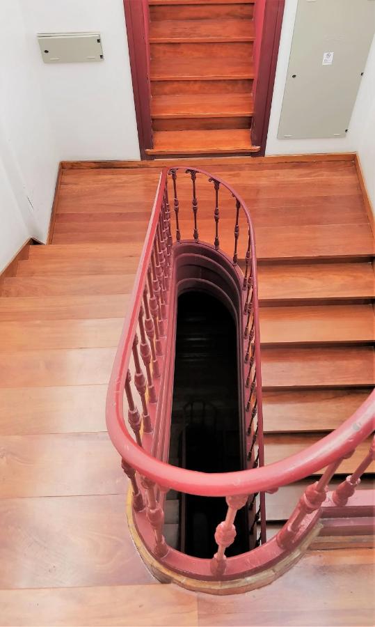 Stunning and Spacious Lofts just by Graça and Alfama - B&B Lisboa