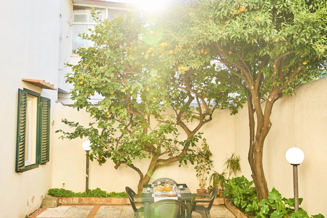 ✦ GARDEN HOUSE IN CENTRO - FREE PARKING ✦ - Chambres d’hôtes