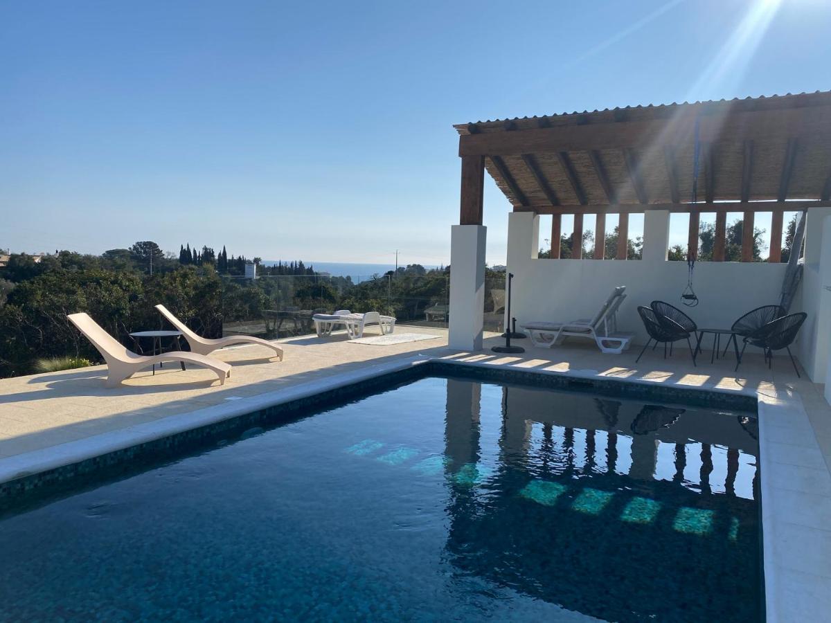 Seaview villa with private pool & gardens near Benagil Beach - B&B Lagoa