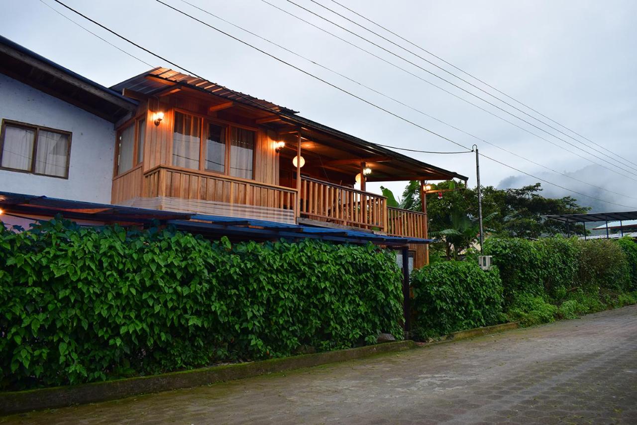 Hostal Los Farolitos - B&B
