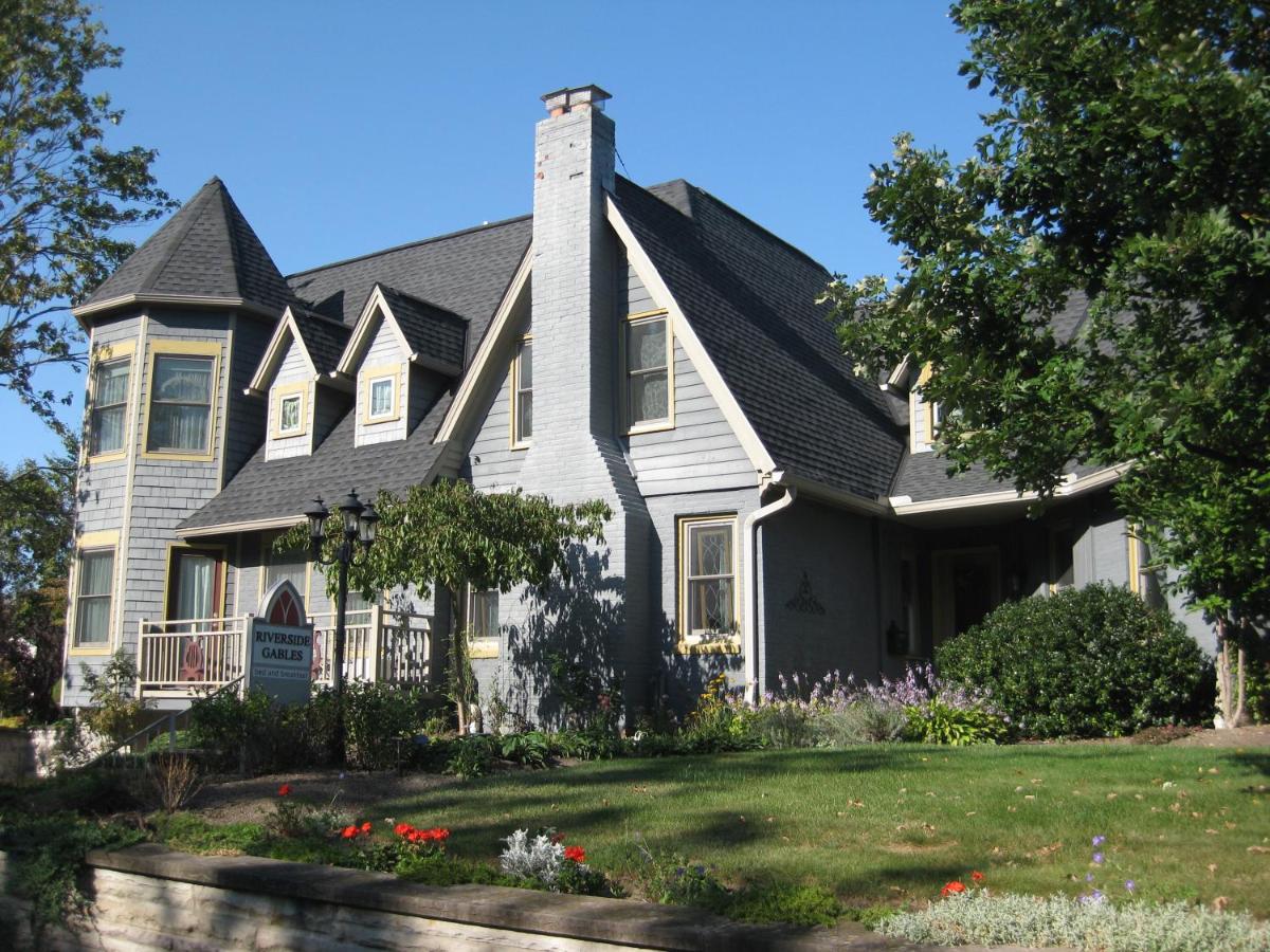 Riverside Gables Bed and Breakfast - B&B