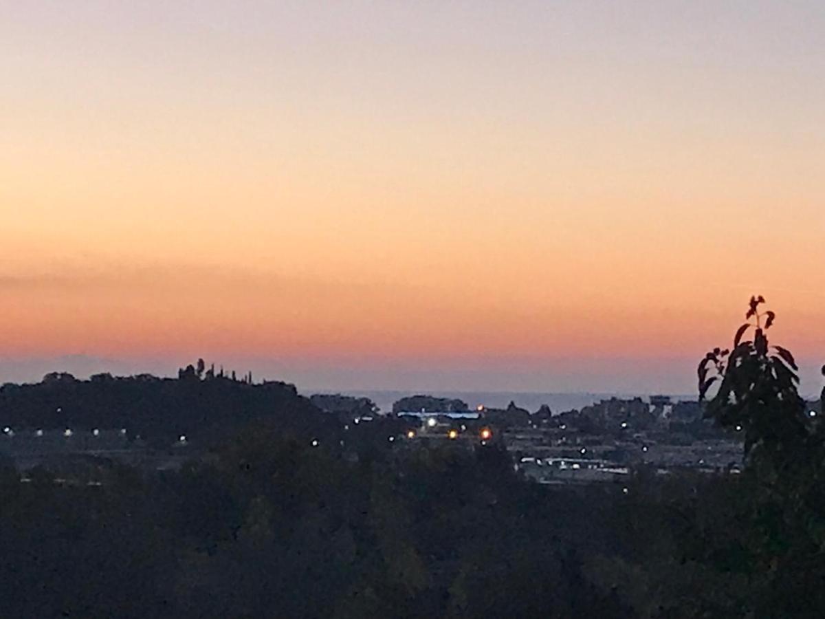 Bas de Villa avec vue dégagée - B&B