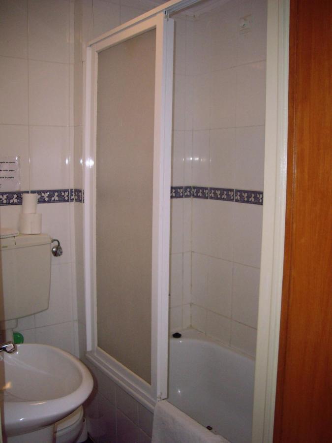 Habitación Doble con aseo compartido - 2 camas