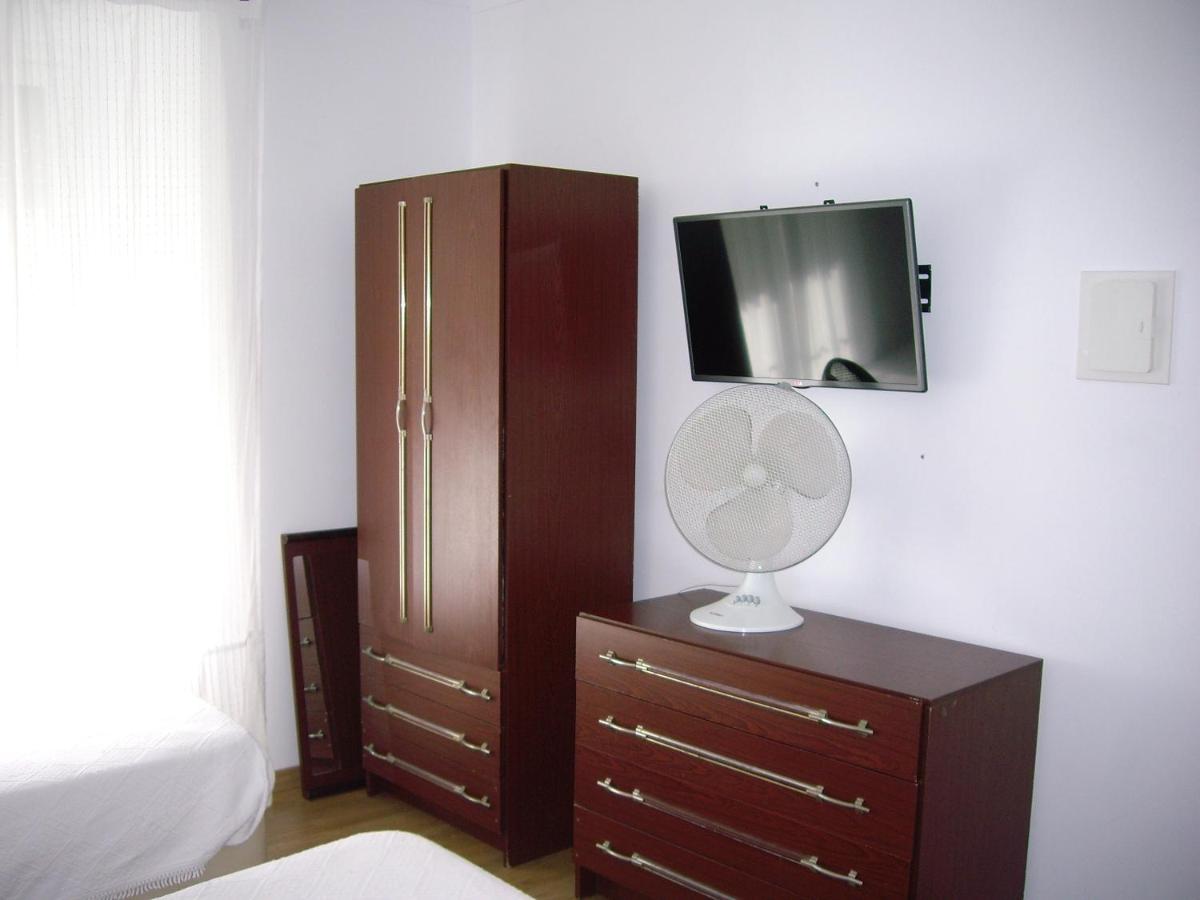 Habitación Individual con ducha y aseo compartidos