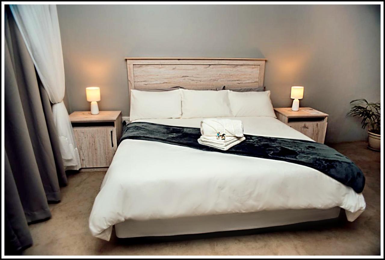 Zimmer mit Kingsize-Bett