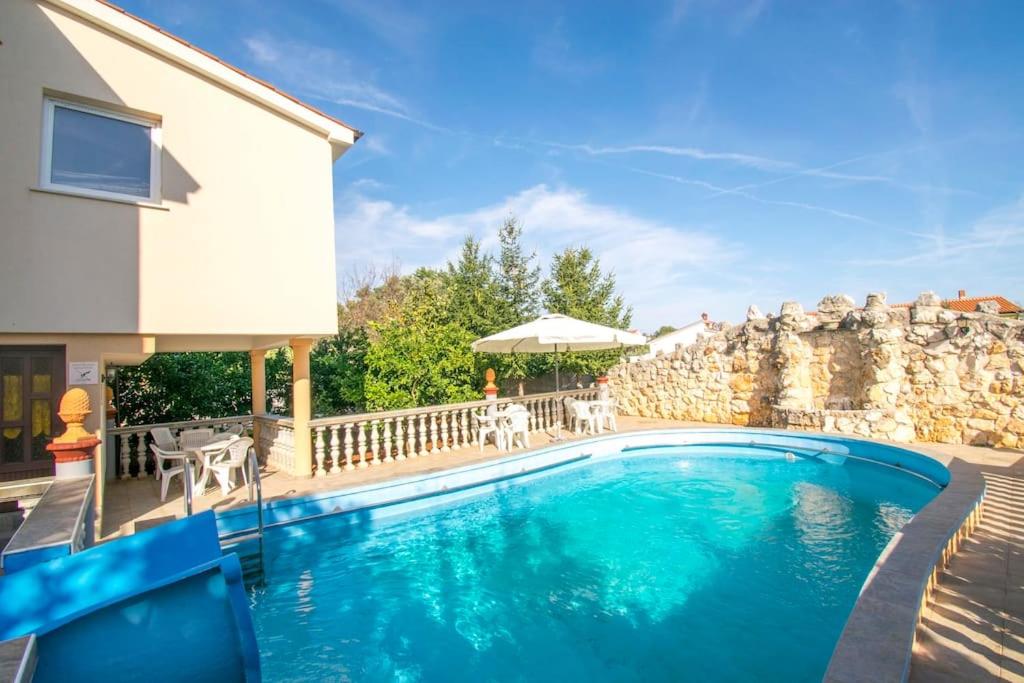 Apartment Ivo with shared swimming pool - B&B Medulin