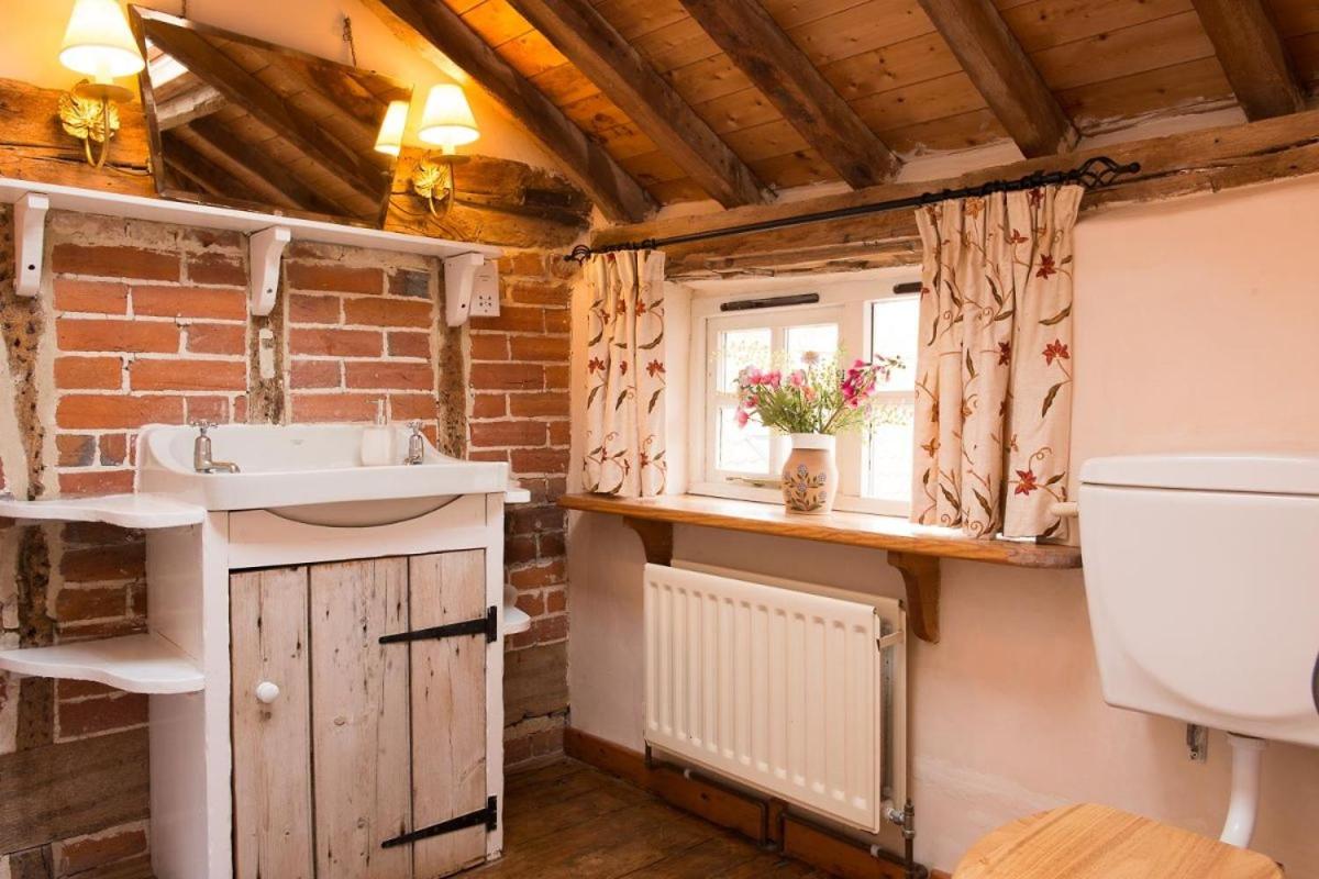 The Bakery a honeymooners favourite cosy stylish with lovely walks and pubs - B&B