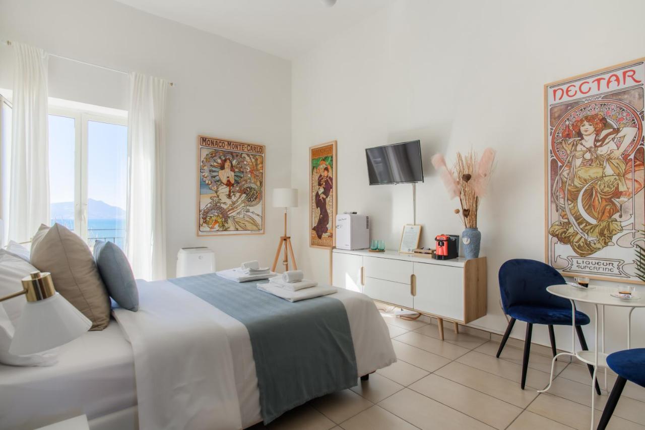 Kamer met Queensize Bed en Balkon