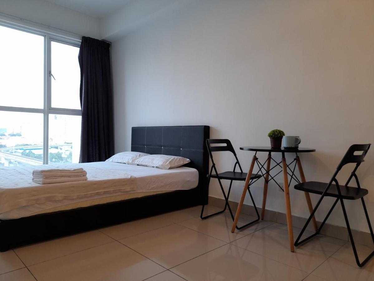 Pacific Place Ara Damansara LRT Pool Parking Netflix Kitchen By Kenangan Homes - B&B