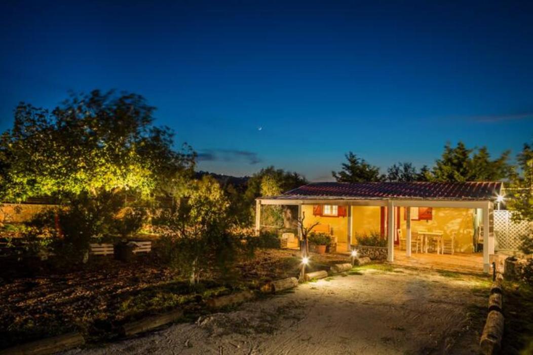 THE OLIVE TREE COTTAGE - B&B