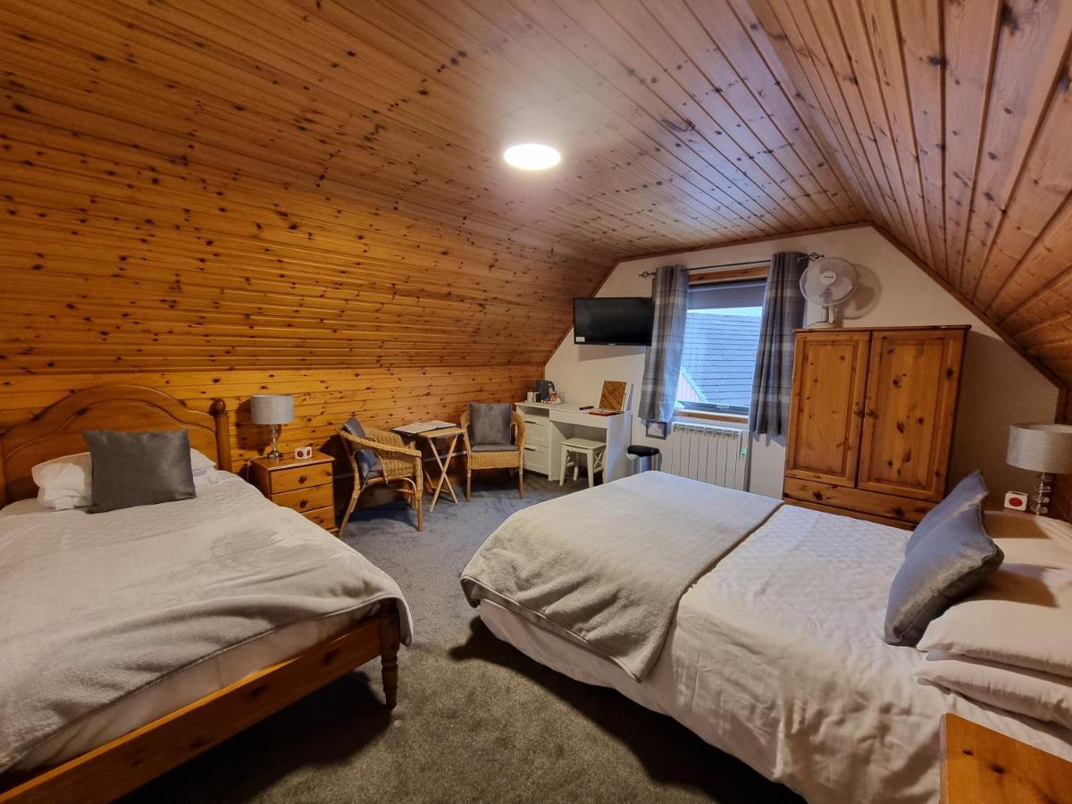Triple Room with Private Bathroom