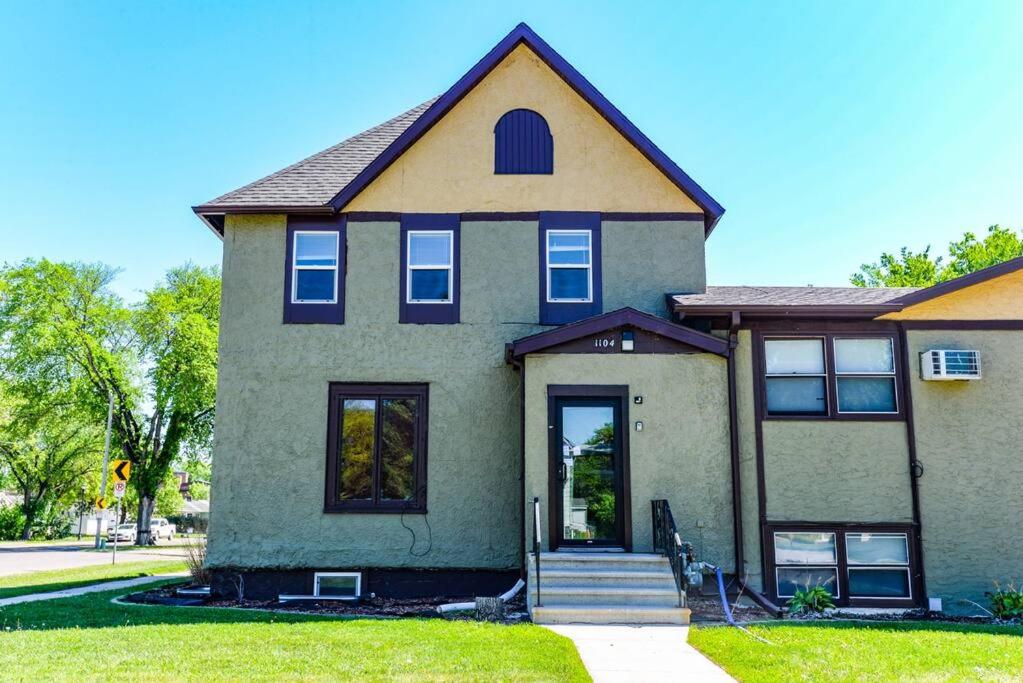2 Bedroom Apartment near NDSU and Downtown Fargo - B&B