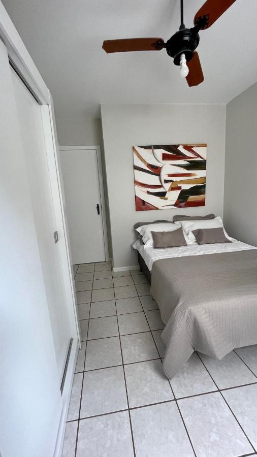 Apto Bromélias - Meia Praia - Bed and Breakfast Itapema