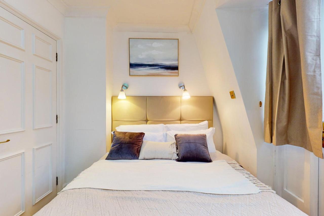 Two-Bedroom Apartment with Balcony
