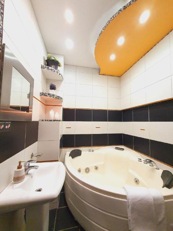 Studio-apartment - 76 Velyka Vasylkivska str.