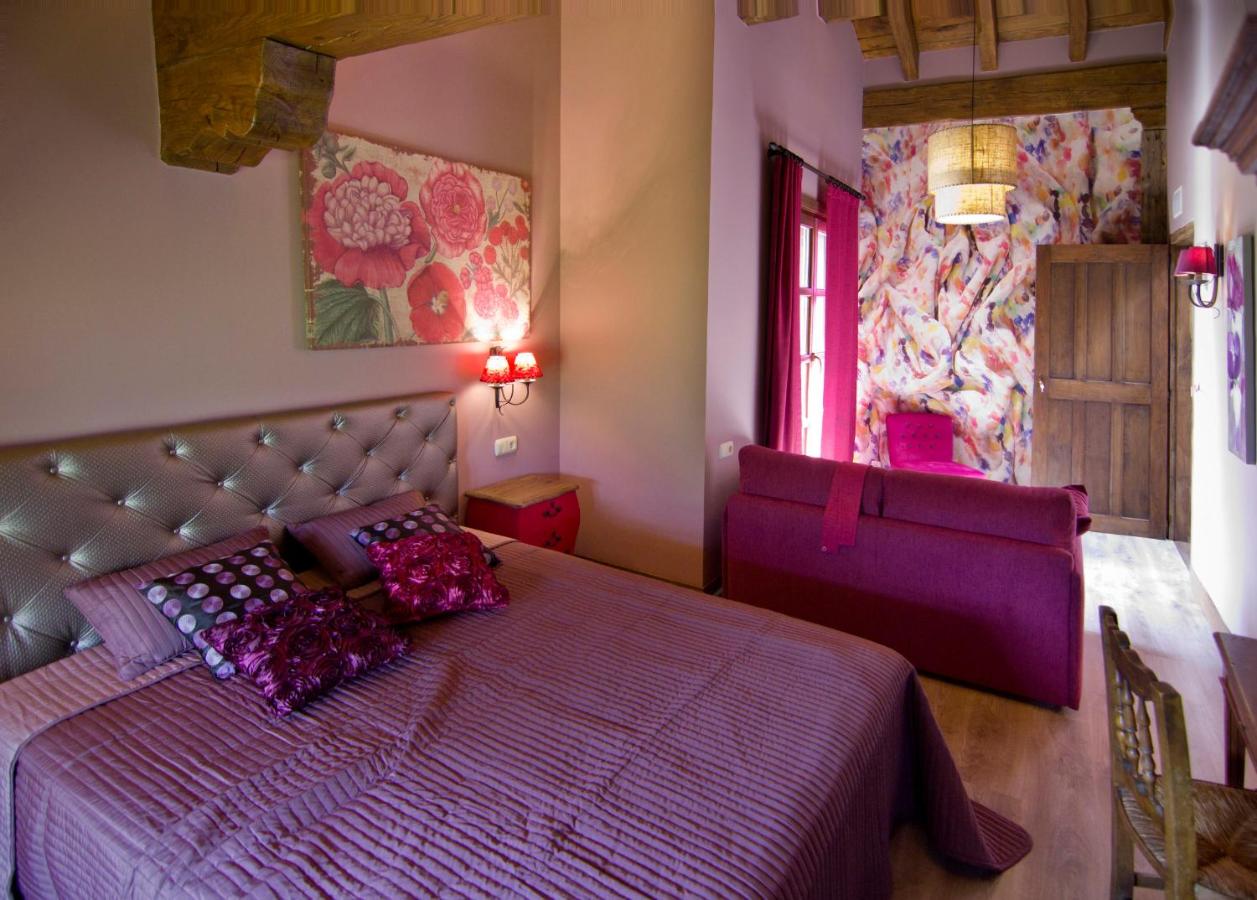 Family Room (2 Adults + 2 Children) hasta 12 años  with Mountain View 