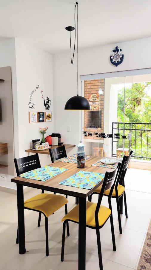 Apto Centro Ubatuba com Varanda Gourmet, Suíte e Piscina - B&B