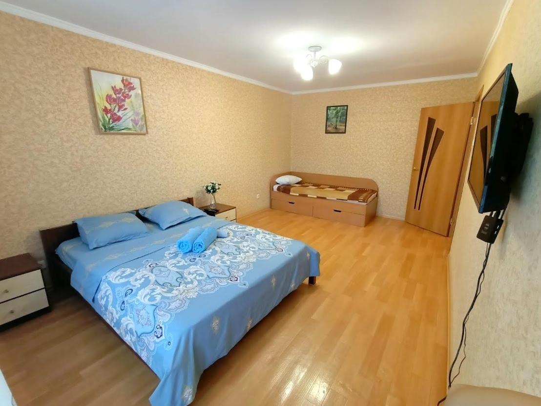 1 комнатные апартаменты на Ауэльбекова 138 - B&B