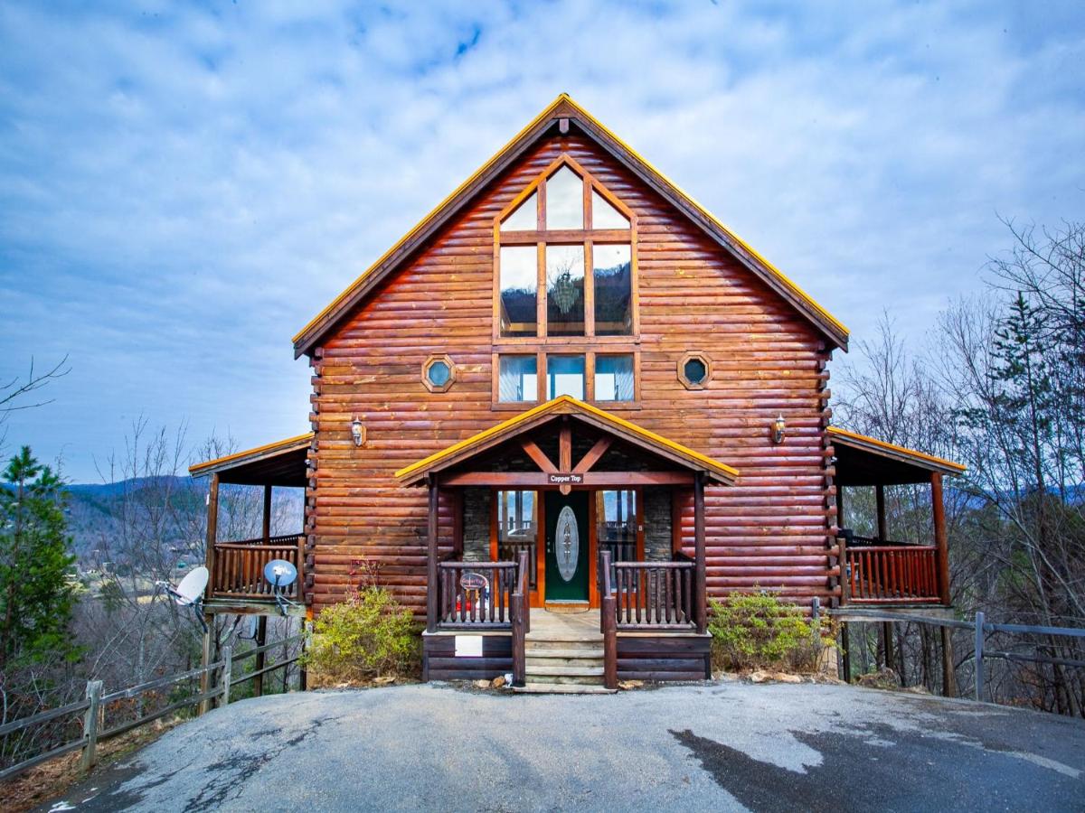 Copper Top - Stunning Views, and Hot Tub - B&B Sevierville