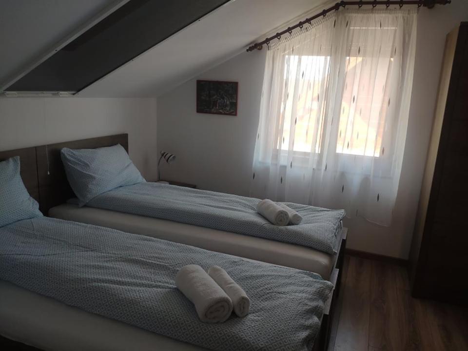 B&B Niuved - Gondos Vendégház - Bed and Breakfast Niuved