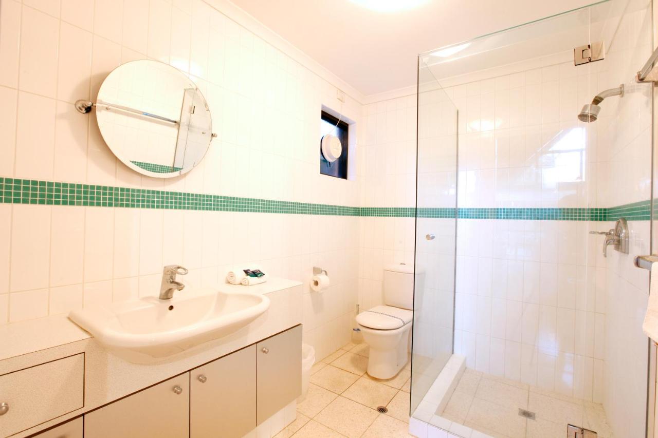 Three-Bedroom Two-Bathroom Villa 16