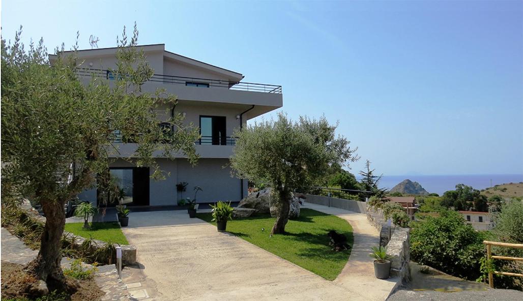 La Casa del Riccio - B&B Tindari