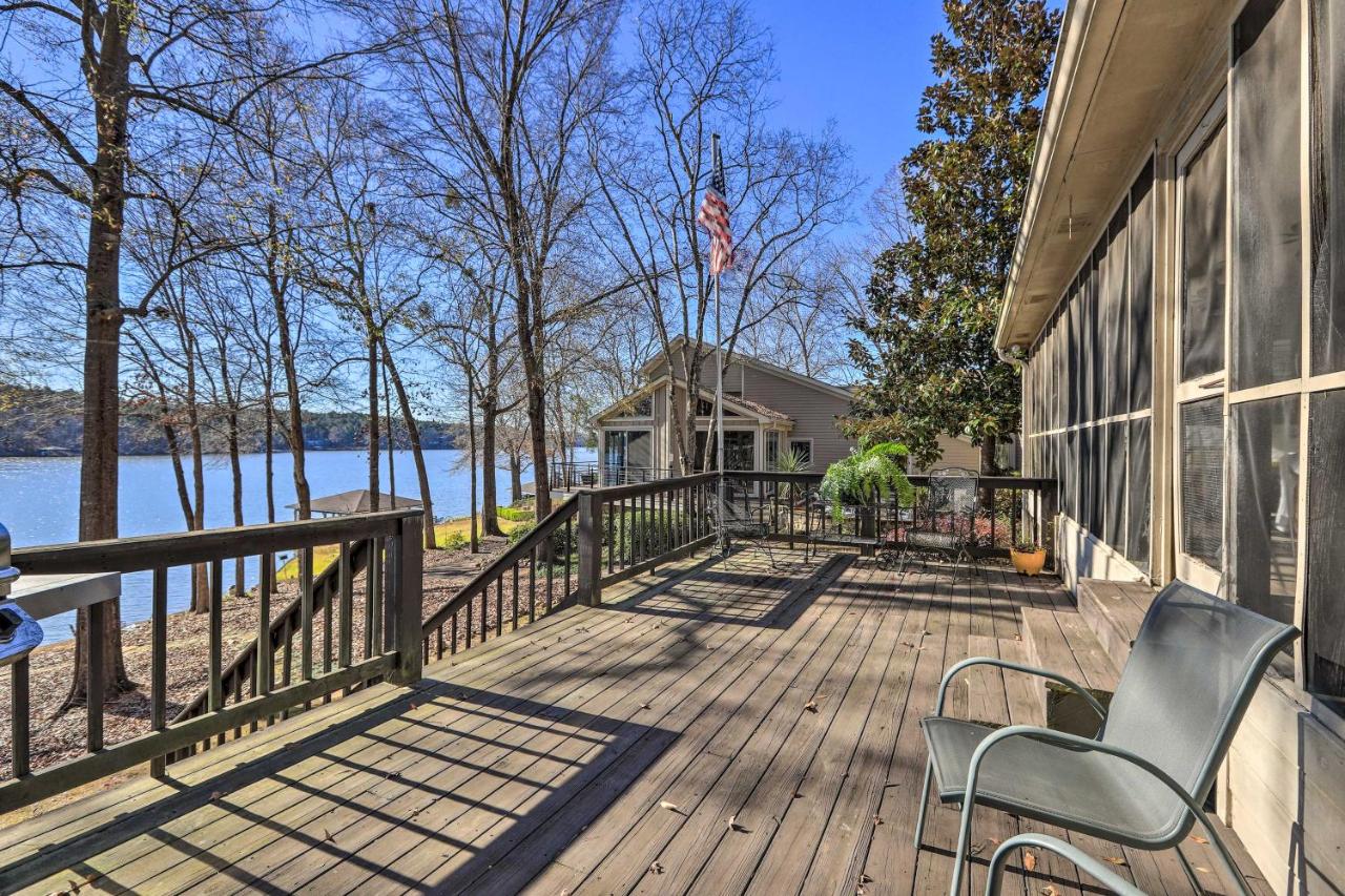 B&B Eatonton - Pet-Friendly Lake Sinclair Home with Boat Dock! - Bed and Breakfast Eatonton