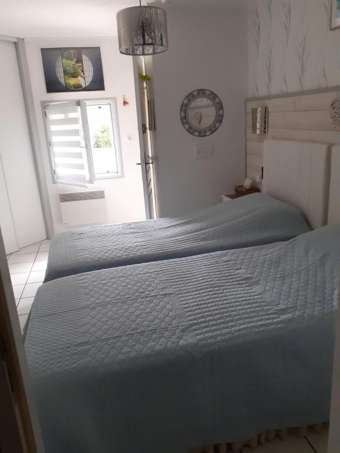 Zweibettzimmer mit Gartenblick