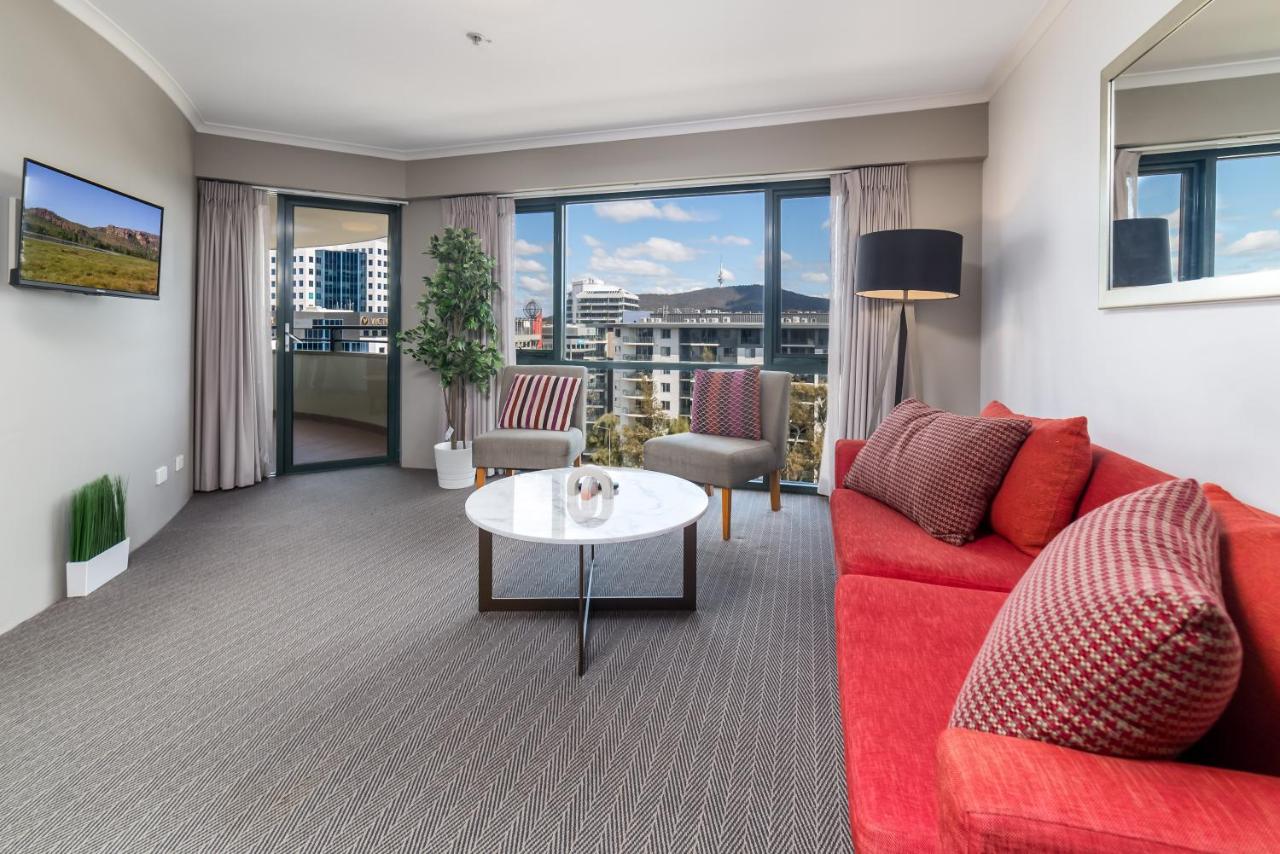 B&B Canberra - 2BR 2Bath L8 Executive Apartment, in City Centre - Bed and Breakfast Canberra