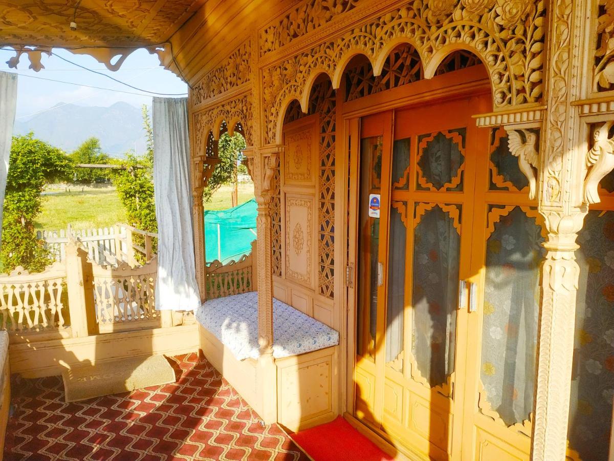 B&B Srinagar - Houseboat New Jeddah - Bed and Breakfast Srinagar
