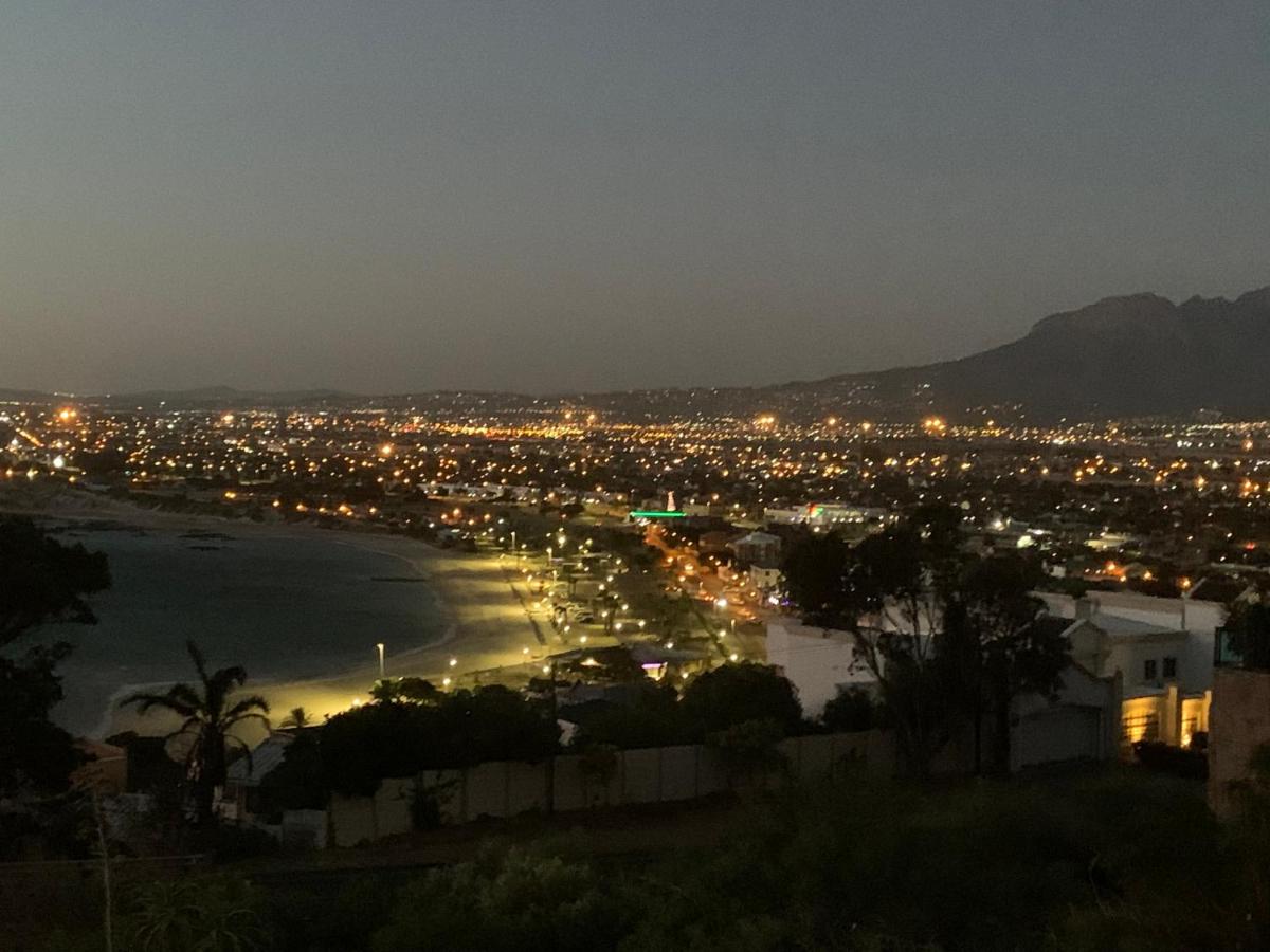 Seaview Sunset Boutique Apartments Gordonsbay Solar powered - Chambres d’hôtes Le Cap