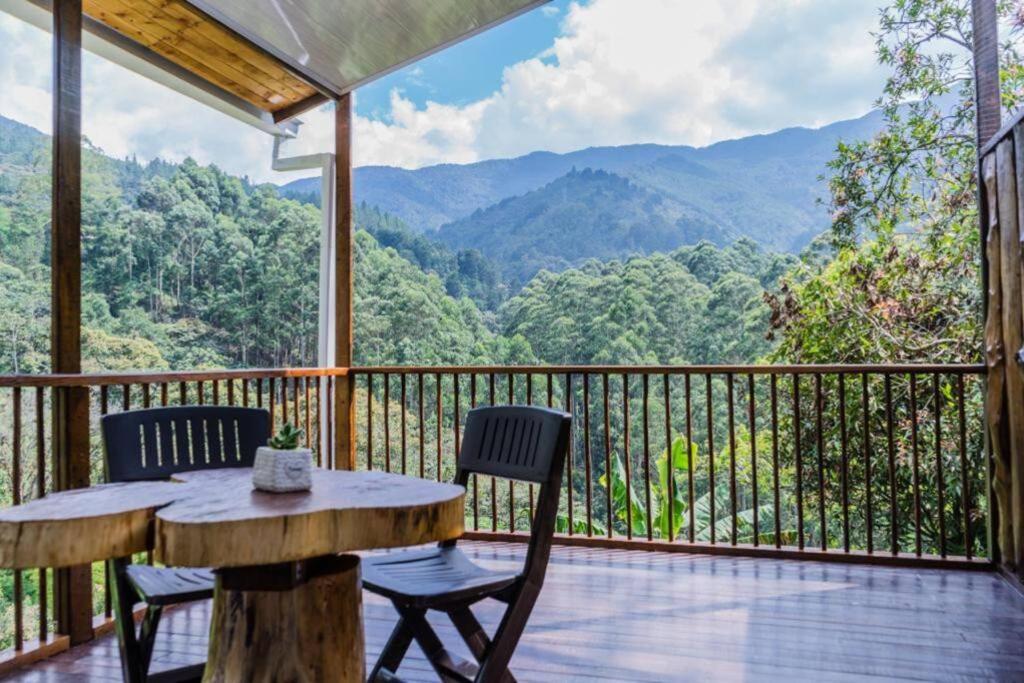 Cabaña campestre cerca a Ecoparque El Salado, Envigado. - B&B