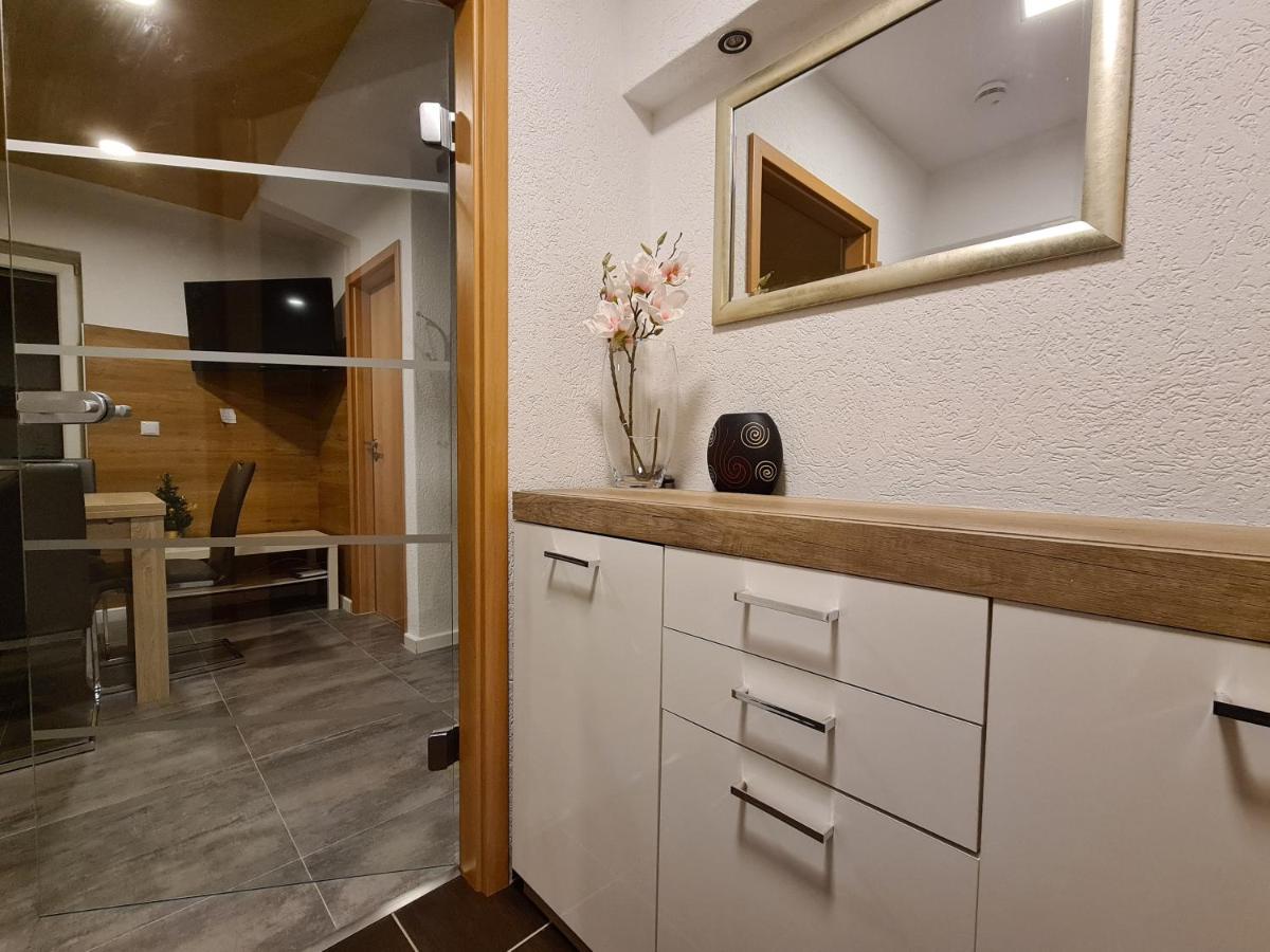 Exklusive moderne 2 Zi. Wohnung in ruhiger Lage - B&B