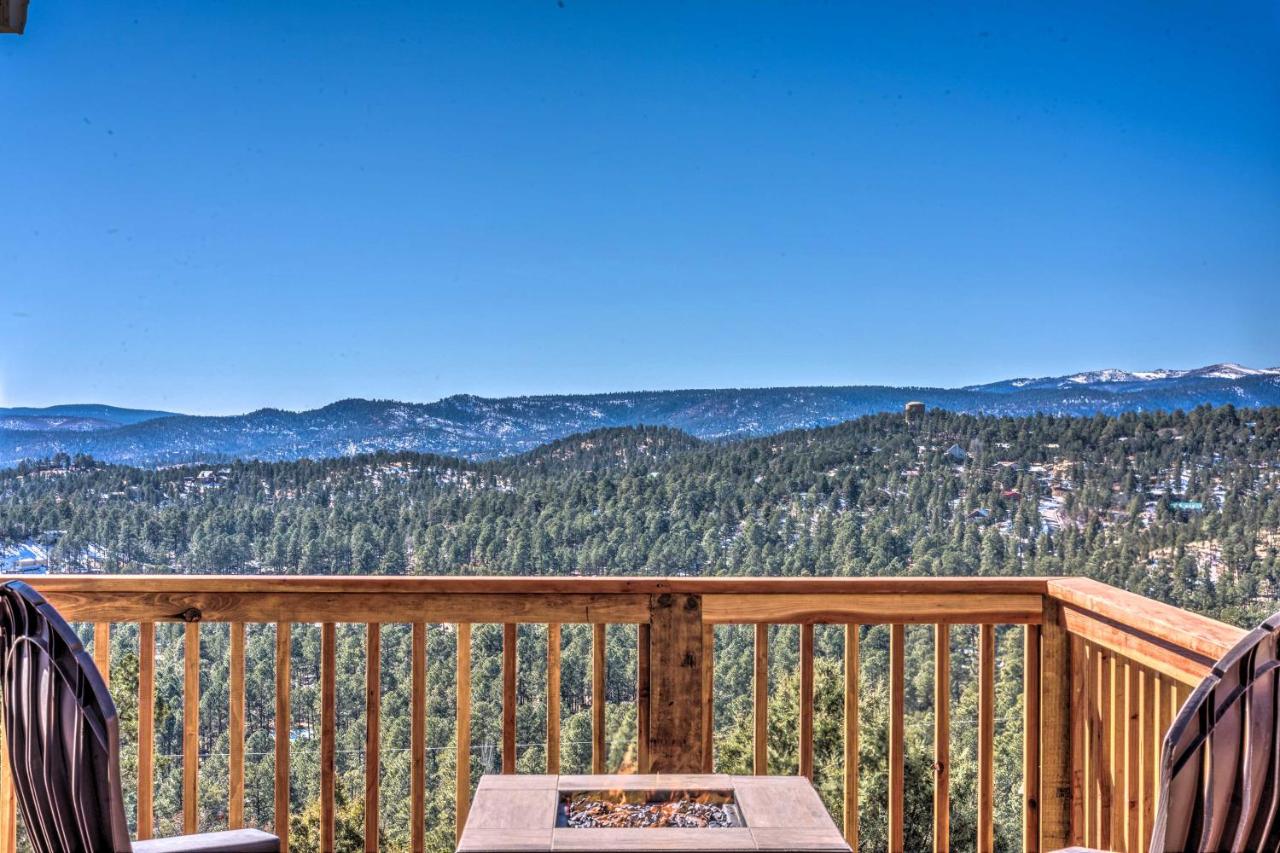 Mountains Majesty Cabin with Hot Tub and Mtn Views! - B&B