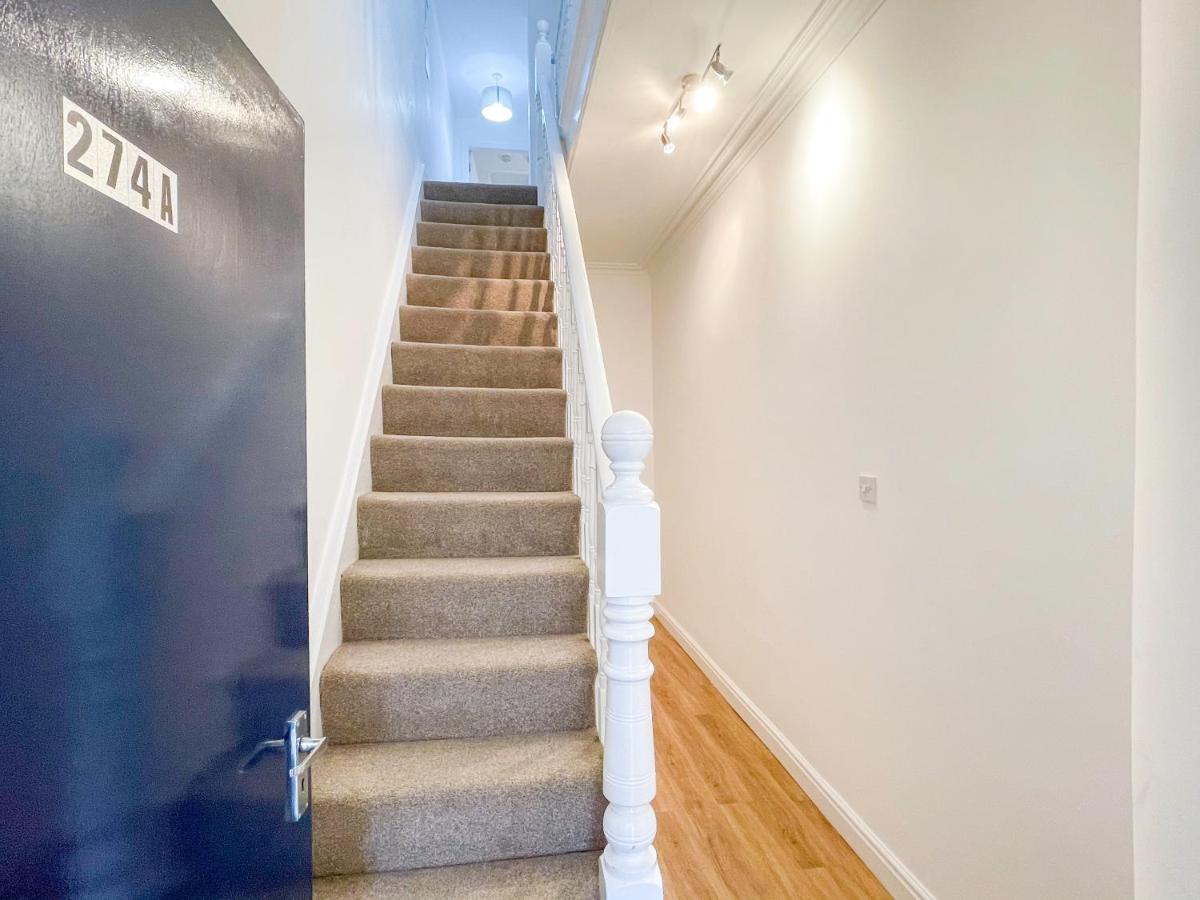 Spacious 2-bed Apartment in Crewe by 53 Degrees Property, ideal for Business & Professionals, FREE Parking - Sleeps 3 - B&B Crewe
