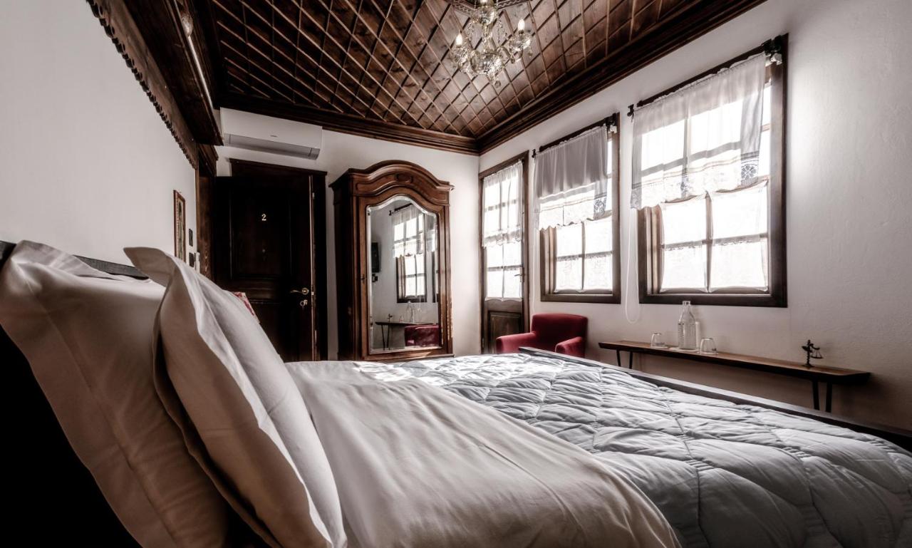 Doppel-/Zweibettzimmer mit Balkon