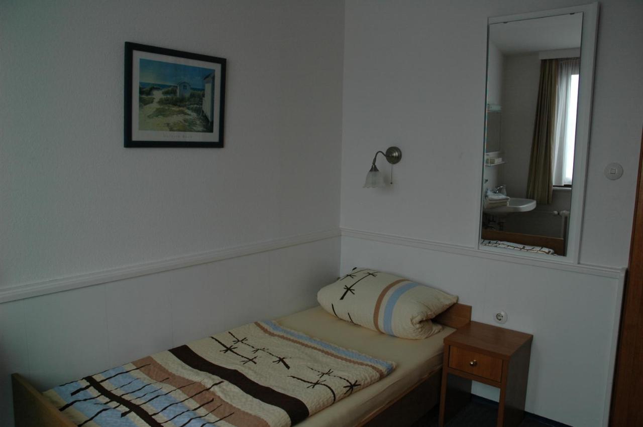 Eenpersoonskamer met Gedeelde Badkamer en Toilet