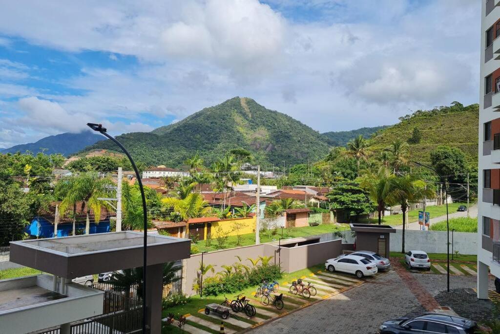 Apartment with Mountain View
